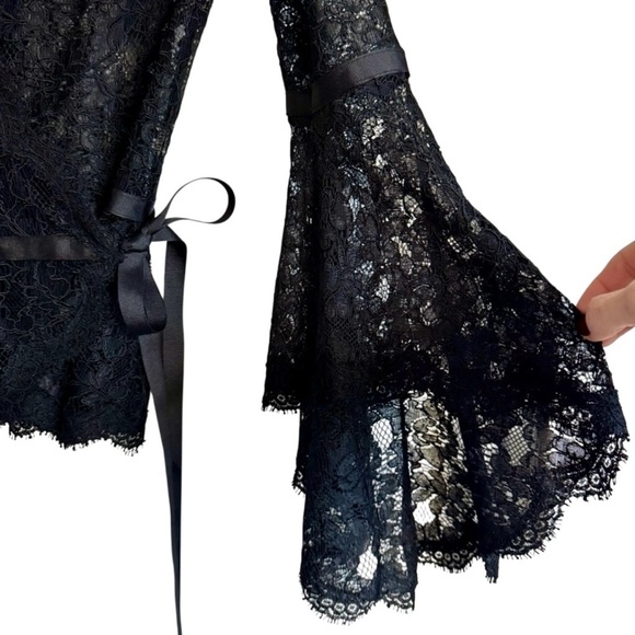Rare Vintage Diane von Furstenberg Black Lace Wrap Top Bell Sleeves Holiday 4 - Picture 6 of 10